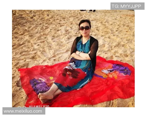 足球明星骑行风采展现精彩瞬间与激情碰撞的完美结合