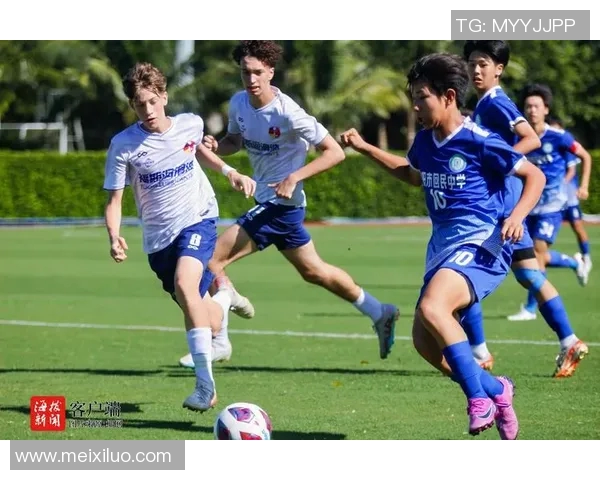 足球明星们的可爱高清照片合集展现他们的迷人笑容与青春活力 足球明星们的可爱高清照片合集展现他们的迷人笑容与青春活力